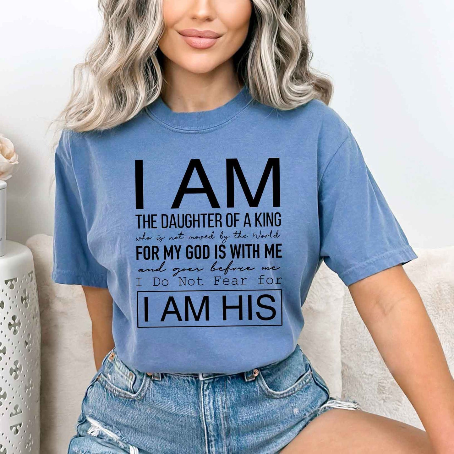 I Am The Daughter of A King | Garment Dyed Tee