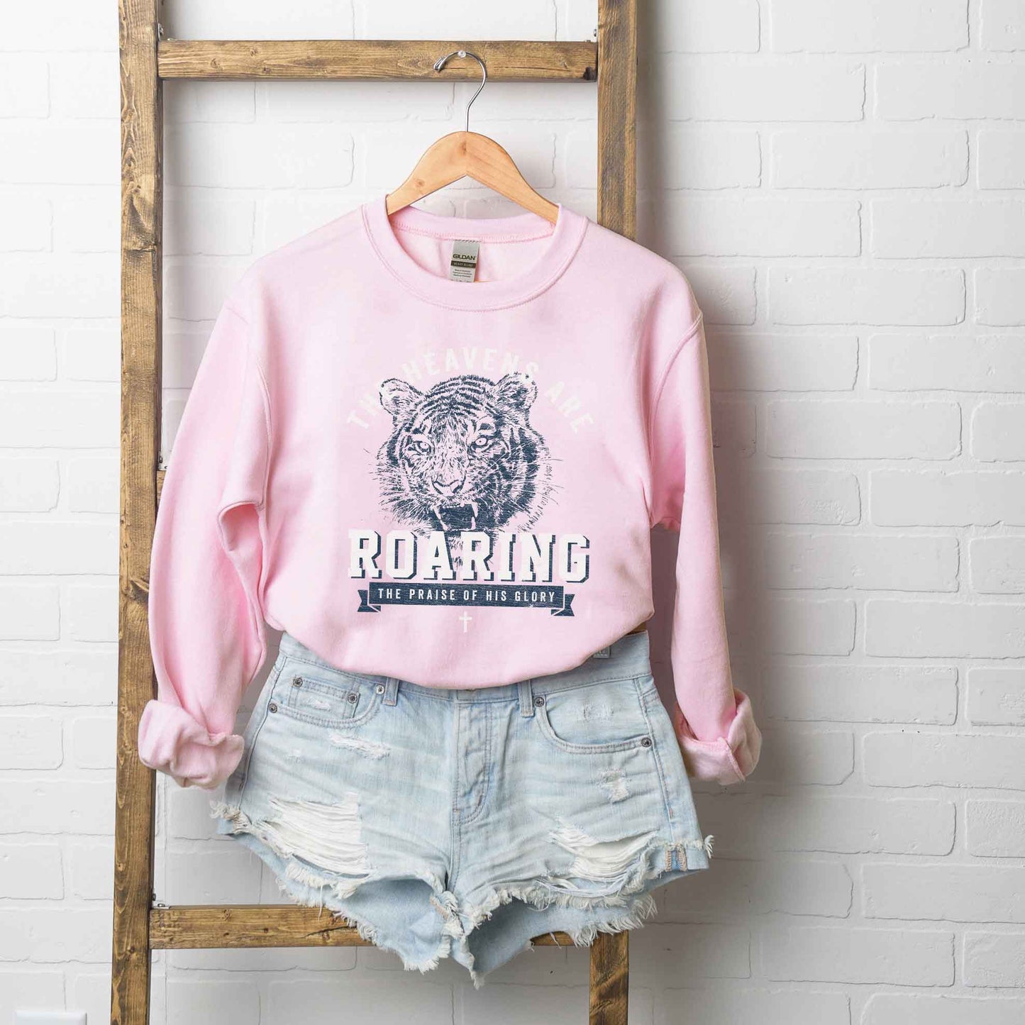 Roaring the Praise of His Glory | Sweatshirt