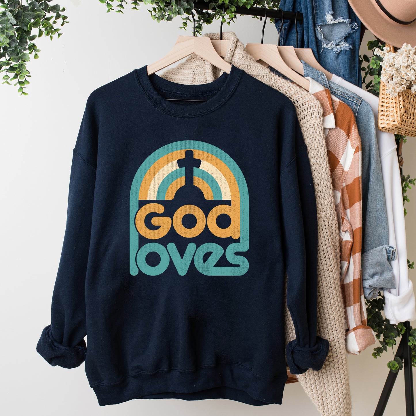 Go Loves Rainbow | Sweatshirt