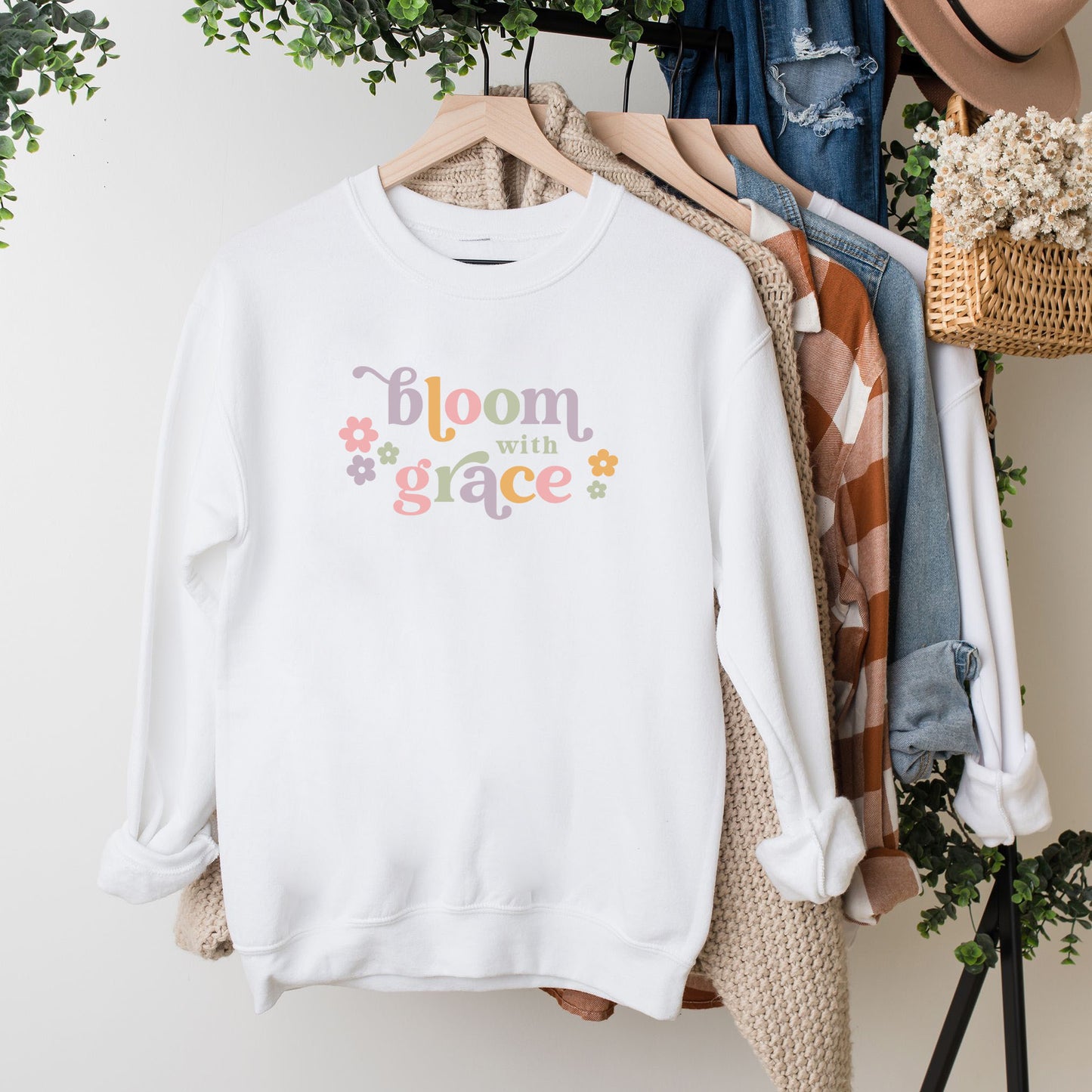 Bloom With Grace Retro | Sweatshirt