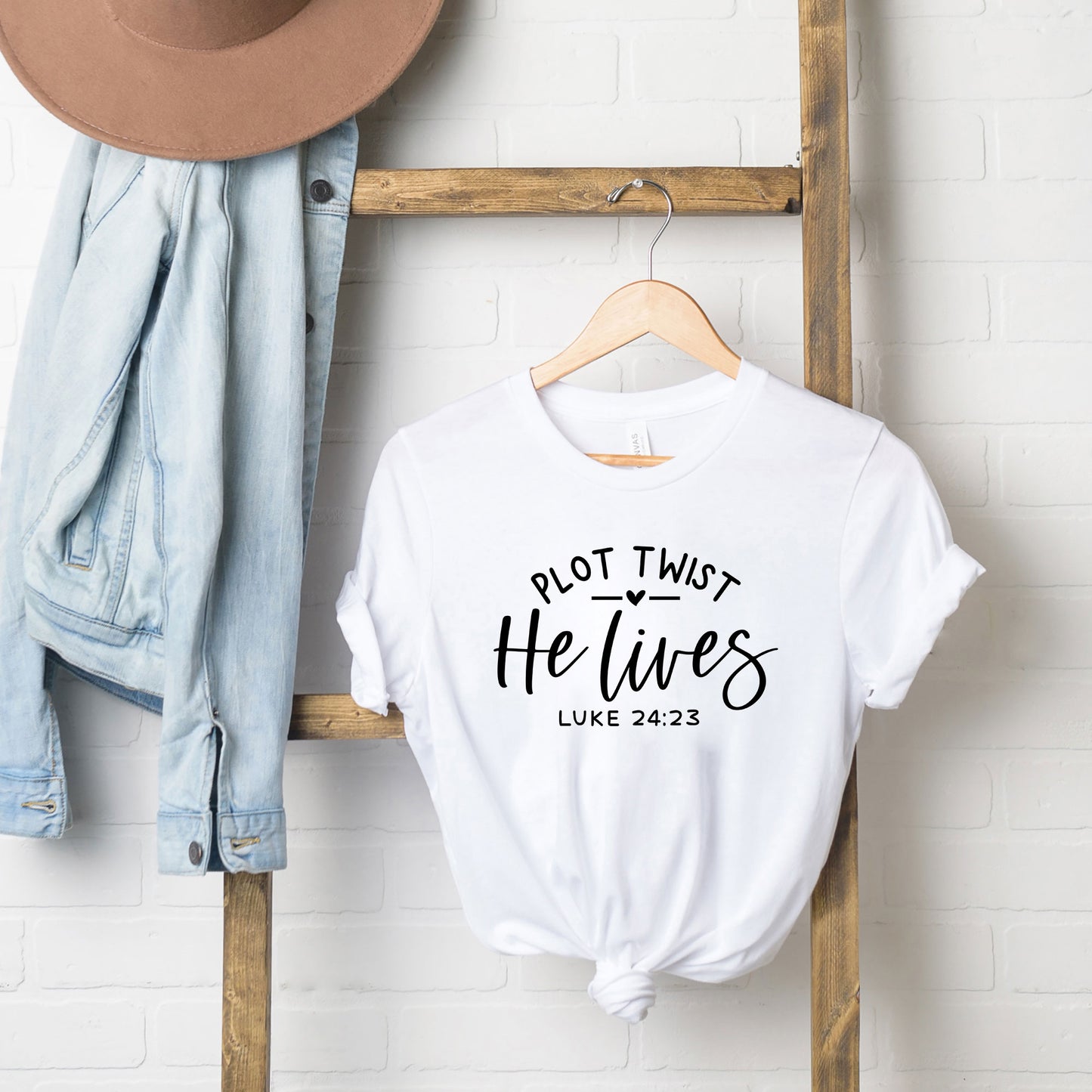 Plot Twist He Lives Heart | Short Sleeve Crew Neck