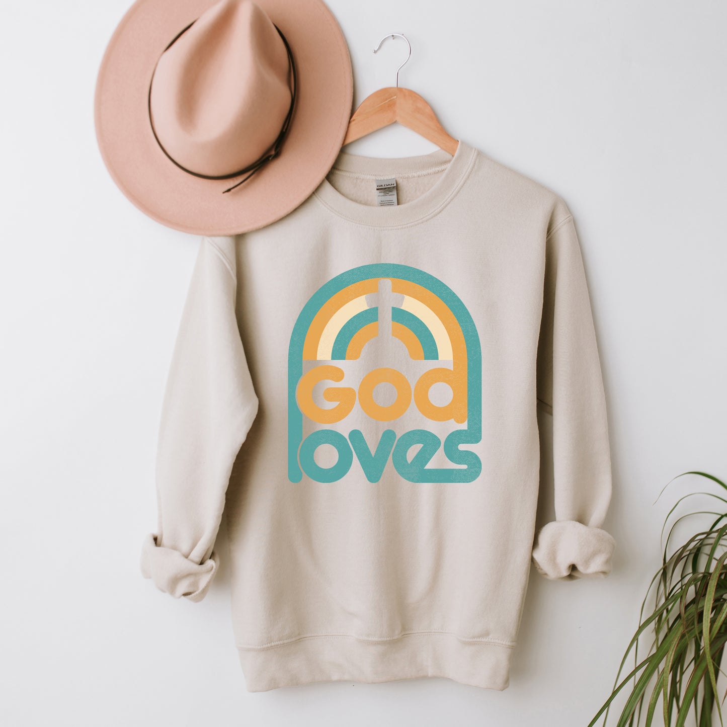 Go Loves Rainbow | Sweatshirt