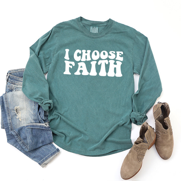 Retro I Choose Faith Wavy | Garment Dyed Long Sleeve