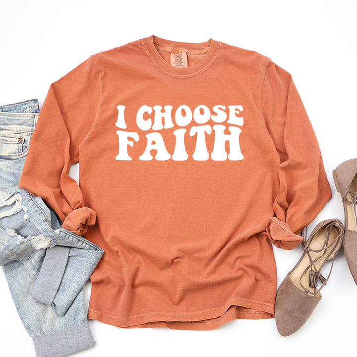 Retro I Choose Faith Wavy | Garment Dyed Long Sleeve