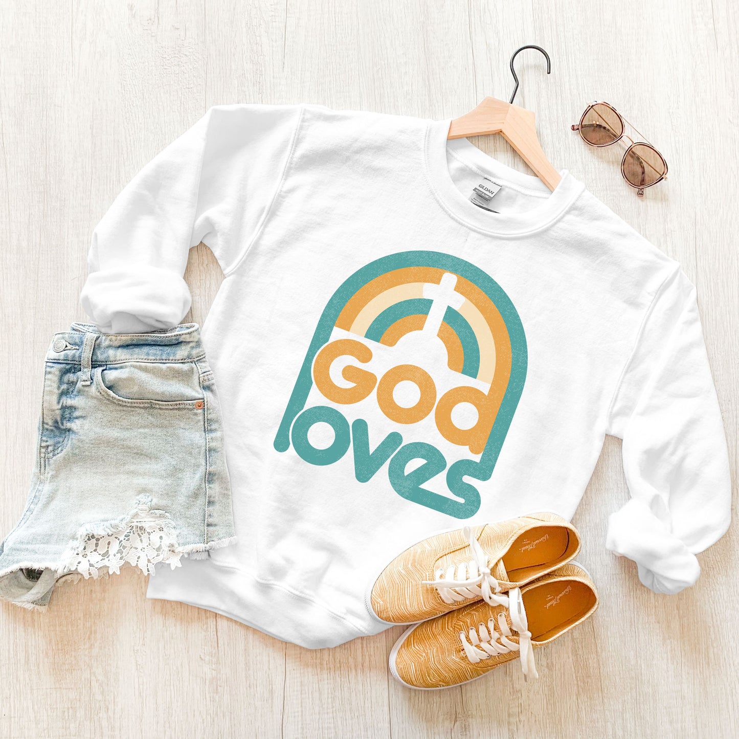 Go Loves Rainbow | Sweatshirt