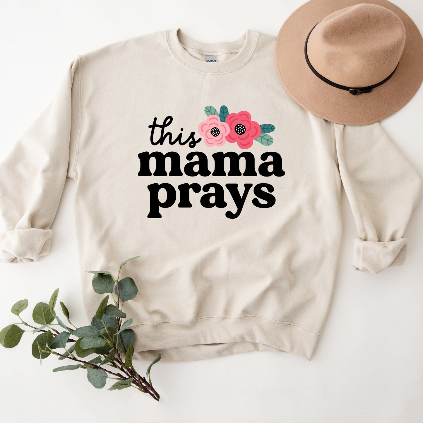 This Mama Prays Flowers | Sweatshirt