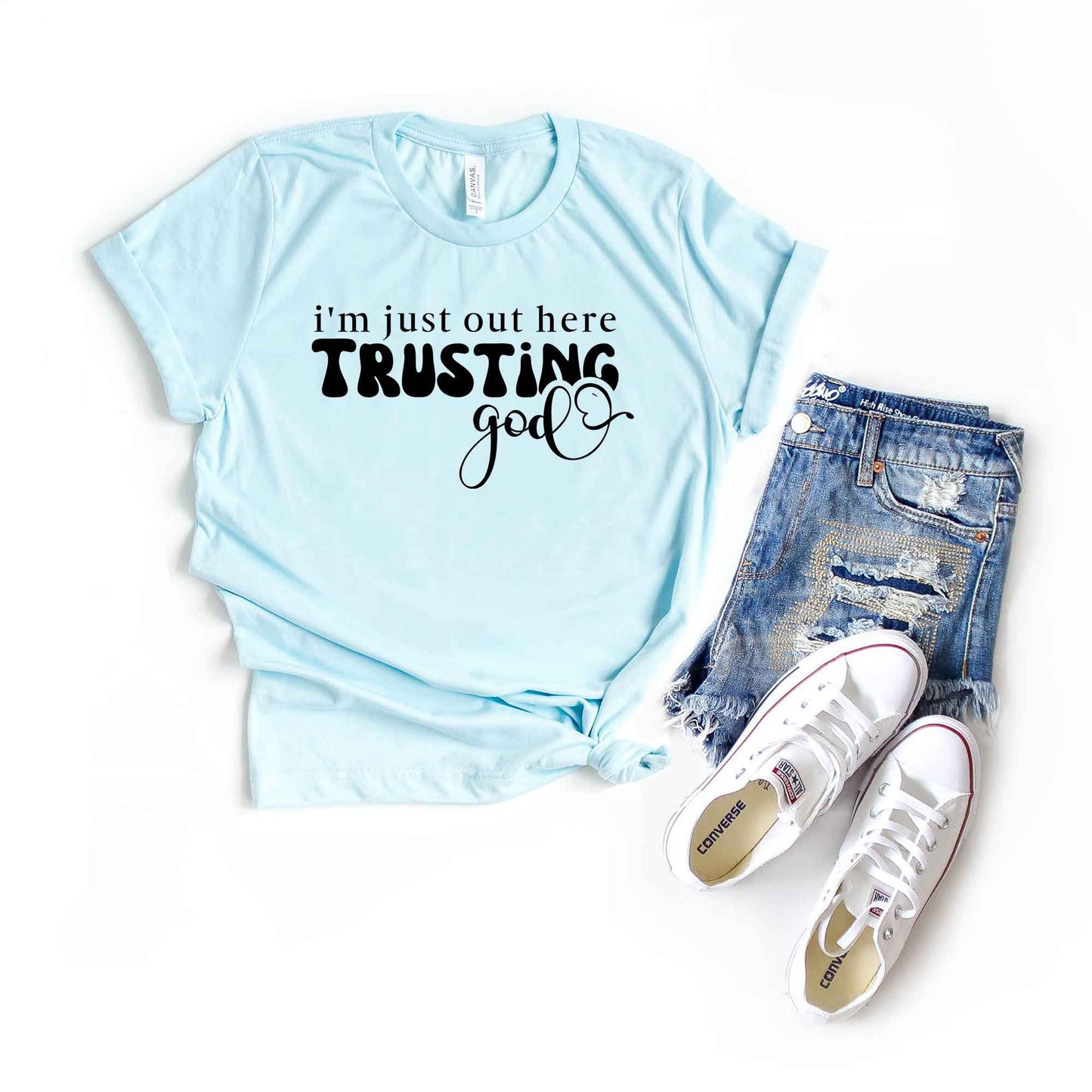 I'm Out Here Trusting God Retro | Short Sleeve Crew Neck