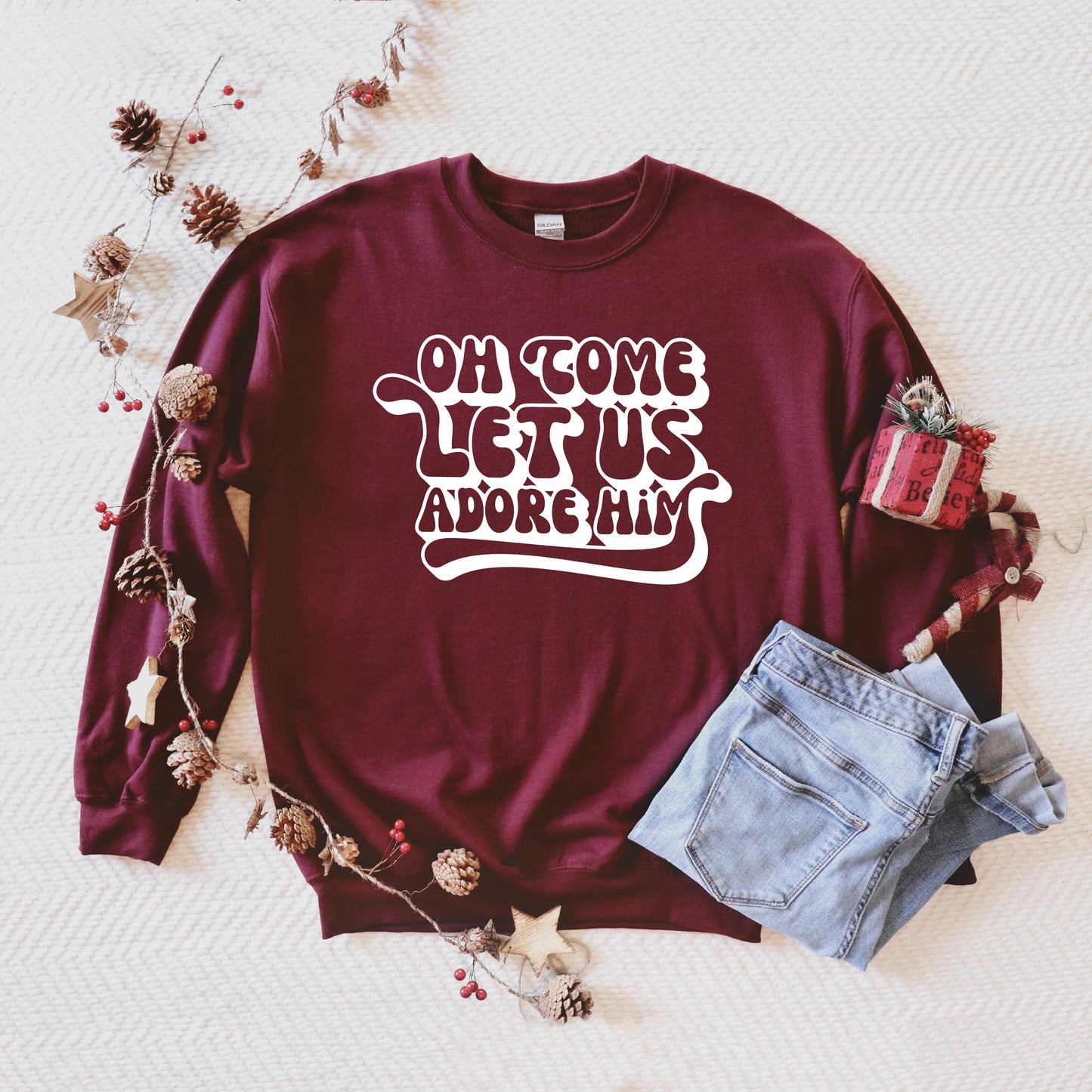 Oh Come Let Us Adore Him Retro | Sweatshirt